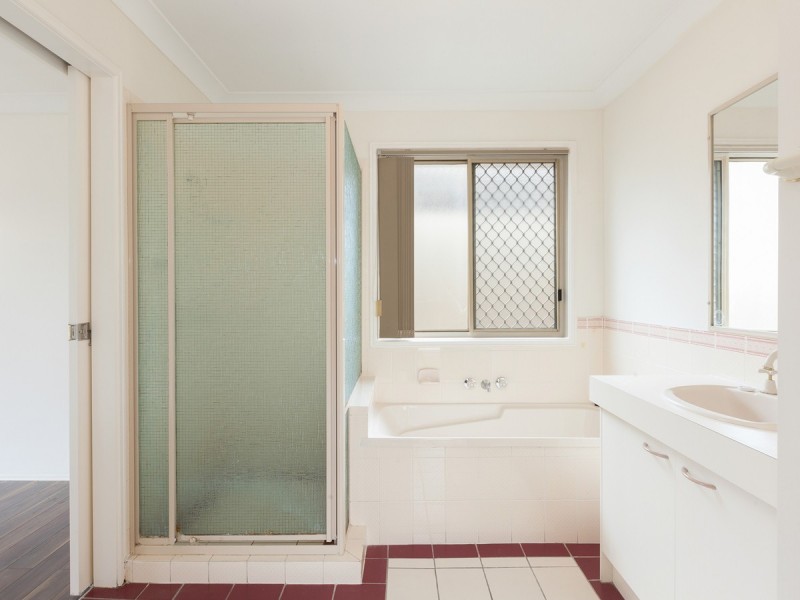 25 Macknish Street, Coopers Plains QLD 4108