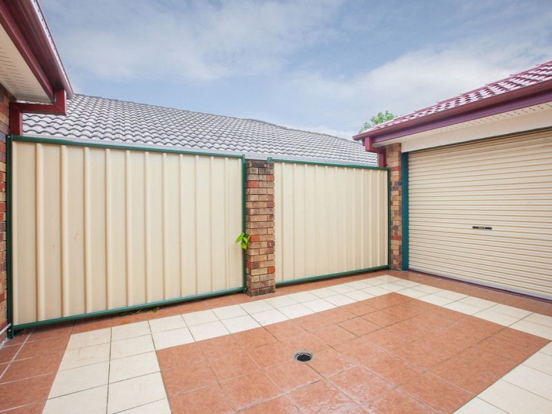 25 Macknish Street, Coopers Plains QLD 4108