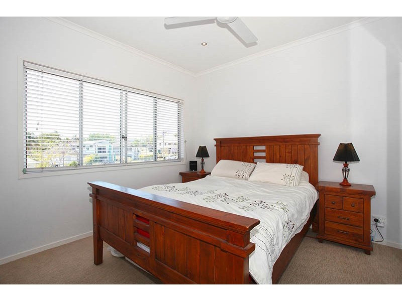 1/31 Burrai St, Morningside QLD 4170