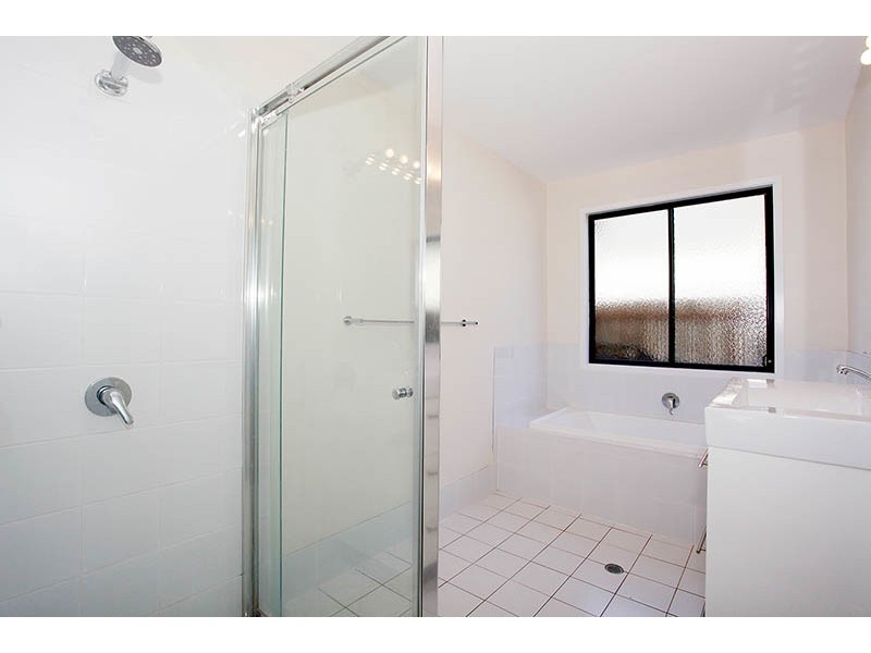 56 Joseph St, Camp Hill QLD 4152