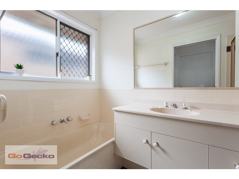 24 Wattle, Cannon Hill QLD 4170