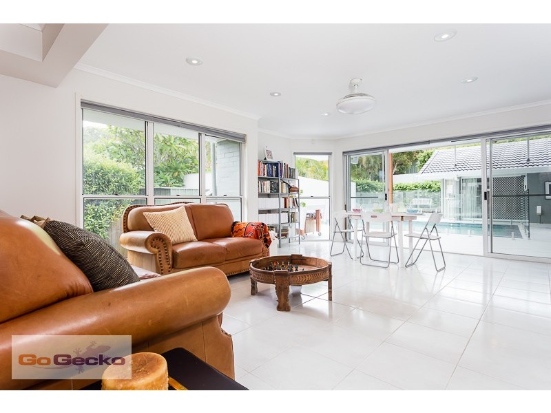 45 Tangmere, Chapel Hill QLD 4069