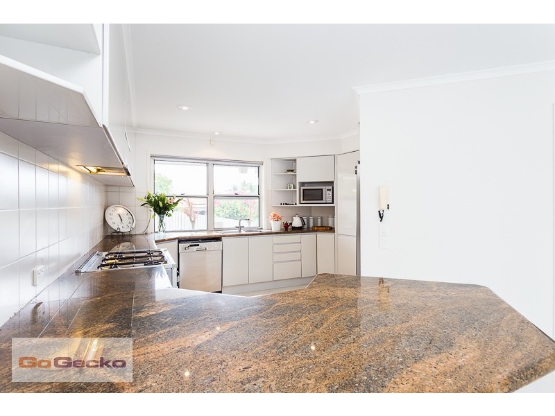 45 Tangmere, Chapel Hill QLD 4069