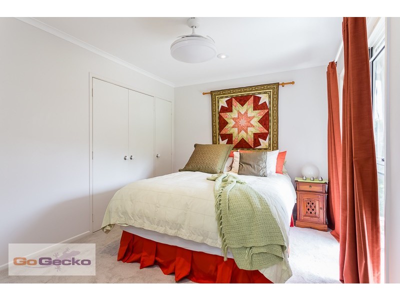 45 Tangmere, Chapel Hill QLD 4069
