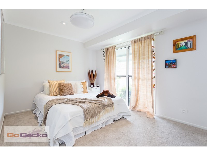 45 Tangmere, Chapel Hill QLD 4069