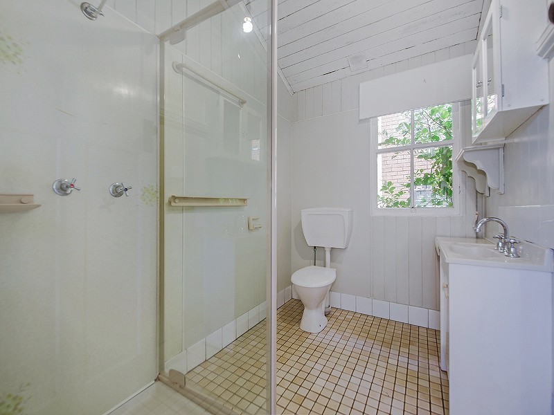 85 Rialto St, Greenslopes QLD 4120