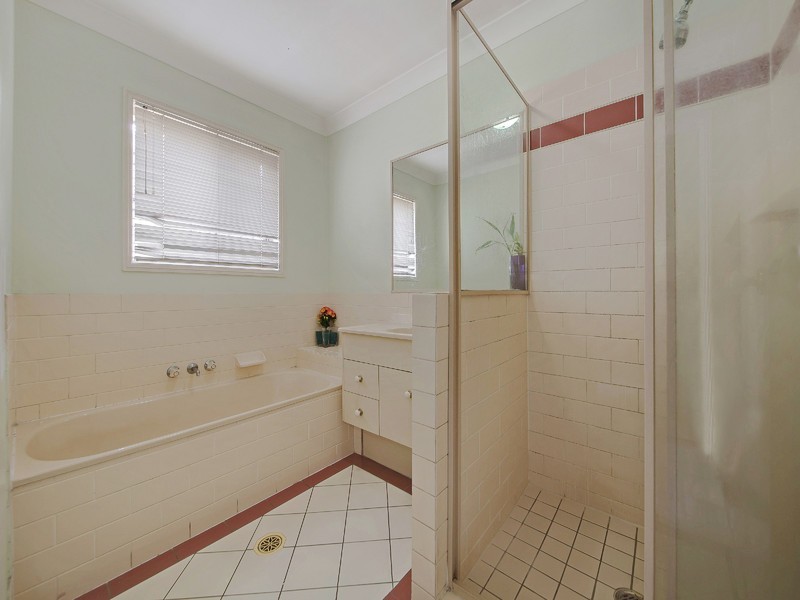 10 Wattle St, Cannon Hill QLD 4170