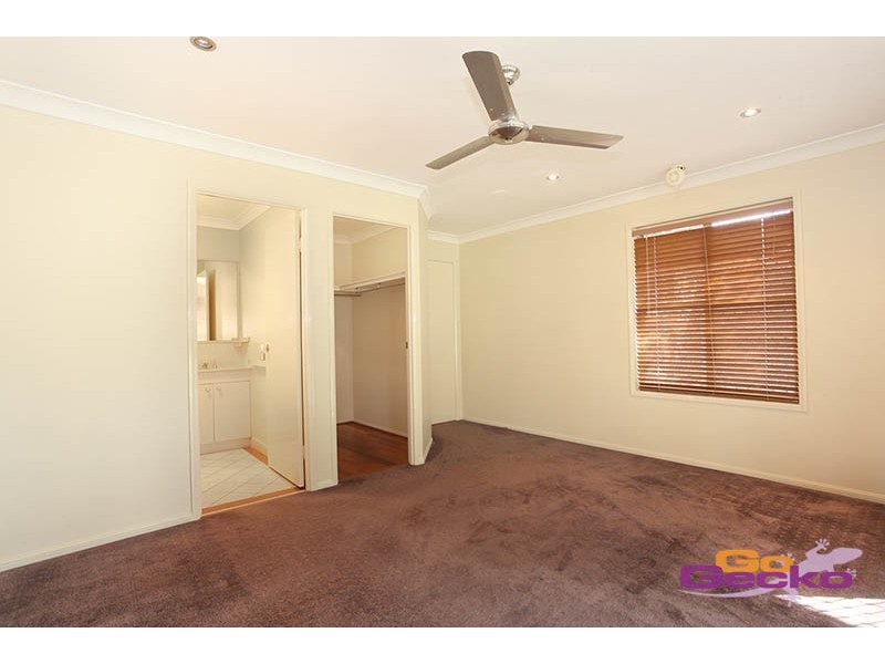 25 Cedar Street, Cannon Hill QLD 4170