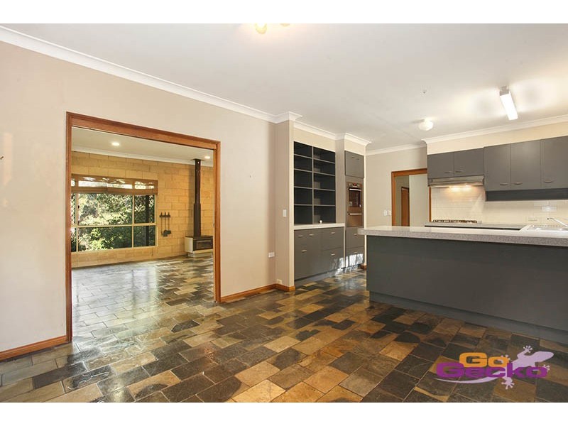 911 Mt Crosby Road, Karana Downs QLD 4306