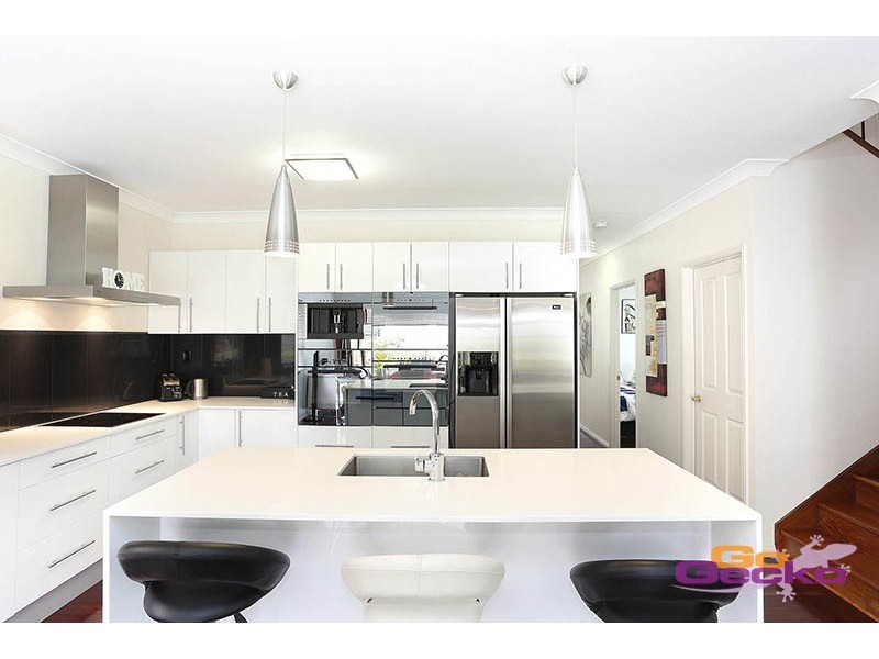 23 Vera Street, Greenslopes QLD 4120