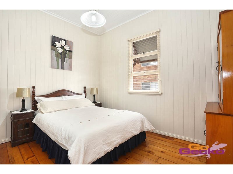 23 Vera Street, Greenslopes QLD 4120