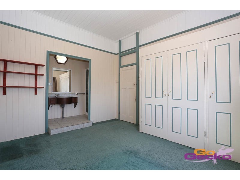 31 Kitchener Street, Coorparoo QLD 4151