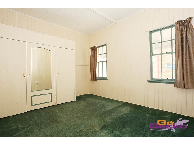 31 Kitchener Street, Coorparoo QLD 4151