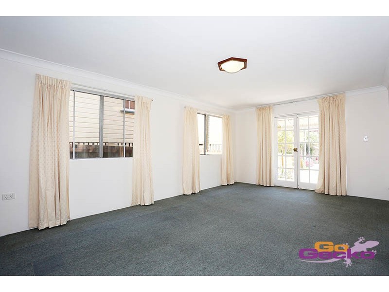 31 Kitchener Street, Coorparoo QLD 4151