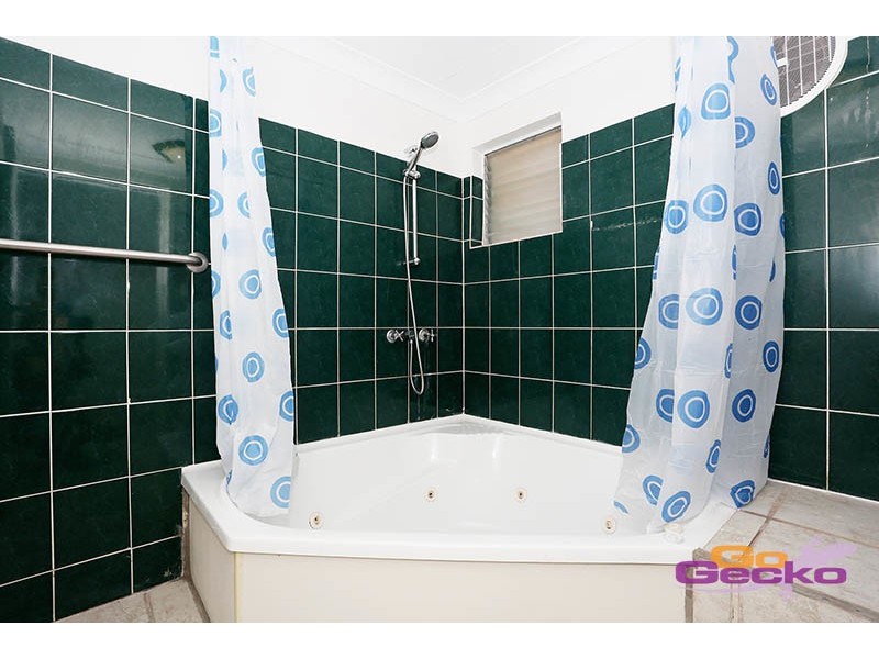 31 Kitchener Street, Coorparoo QLD 4151