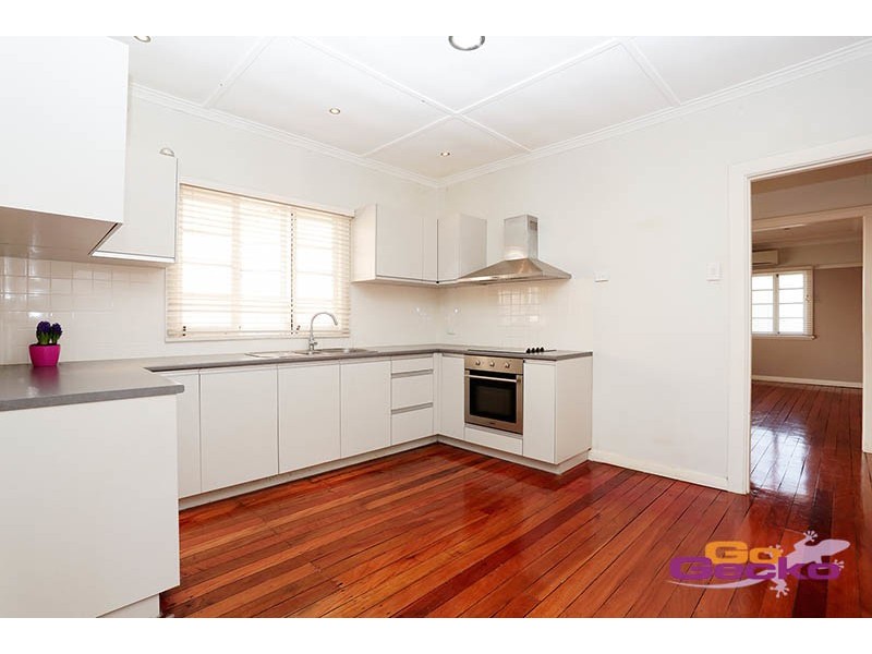 10 Houthem Street, Camp Hill QLD 4152