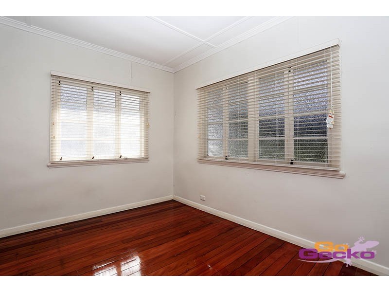 10 Houthem Street, Camp Hill QLD 4152