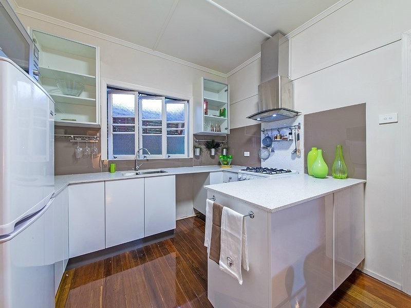 100 Riding Road, Hawthorne QLD 4171