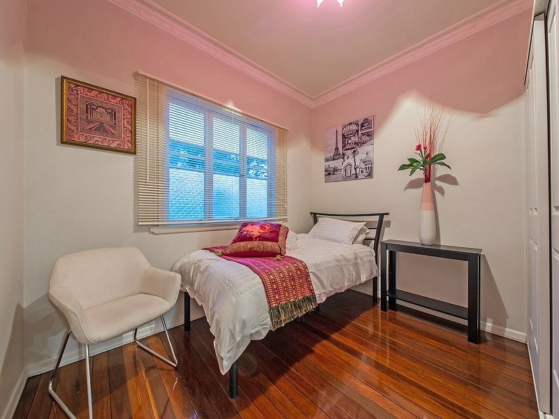 100 Riding Road, Hawthorne QLD 4171