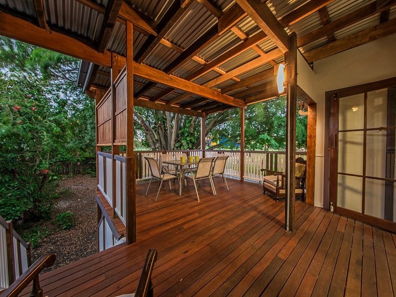 100 Riding Road, Hawthorne QLD 4171