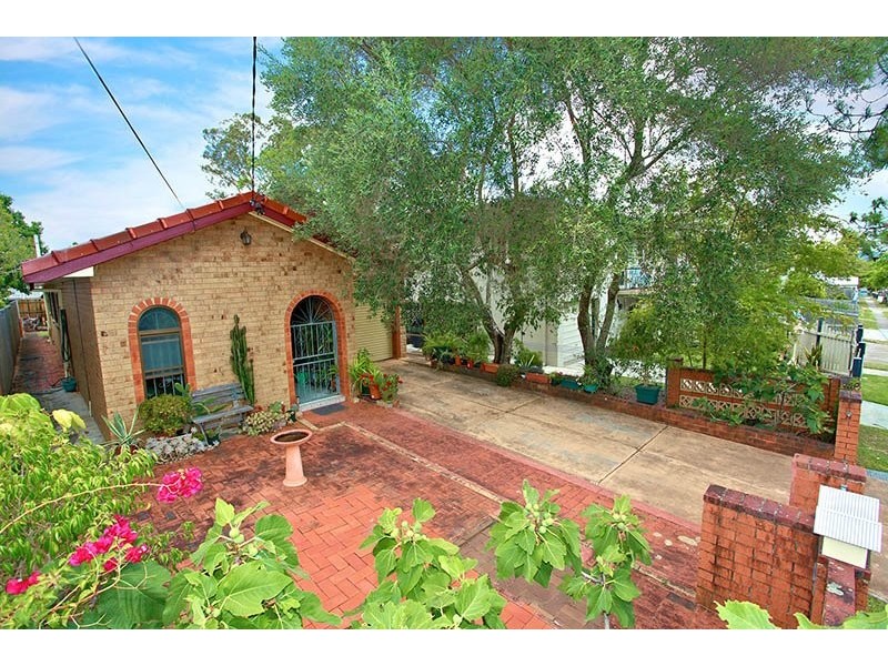 47 McIlwraith Ave, Norman Park QLD 4170