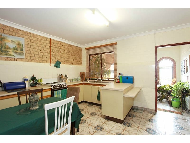 47 McIlwraith Ave, Norman Park QLD 4170