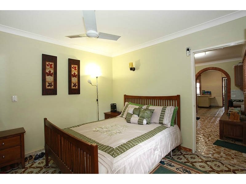 47 McIlwraith Ave, Norman Park QLD 4170