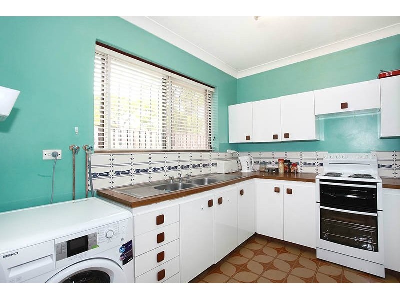 47 McIlwraith Ave, Norman Park QLD 4170