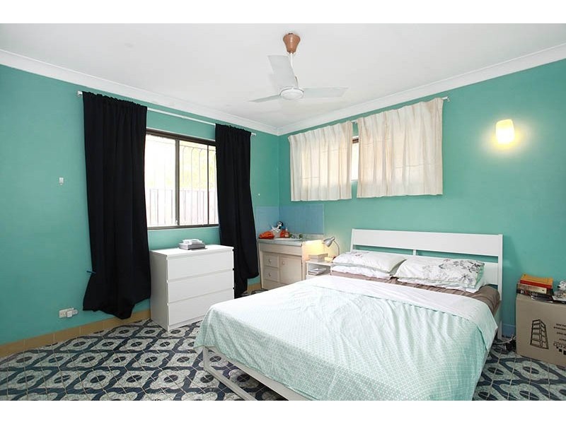 47 McIlwraith Ave, Norman Park QLD 4170
