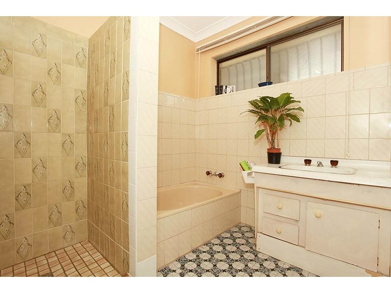 47 McIlwraith Ave, Norman Park QLD 4170