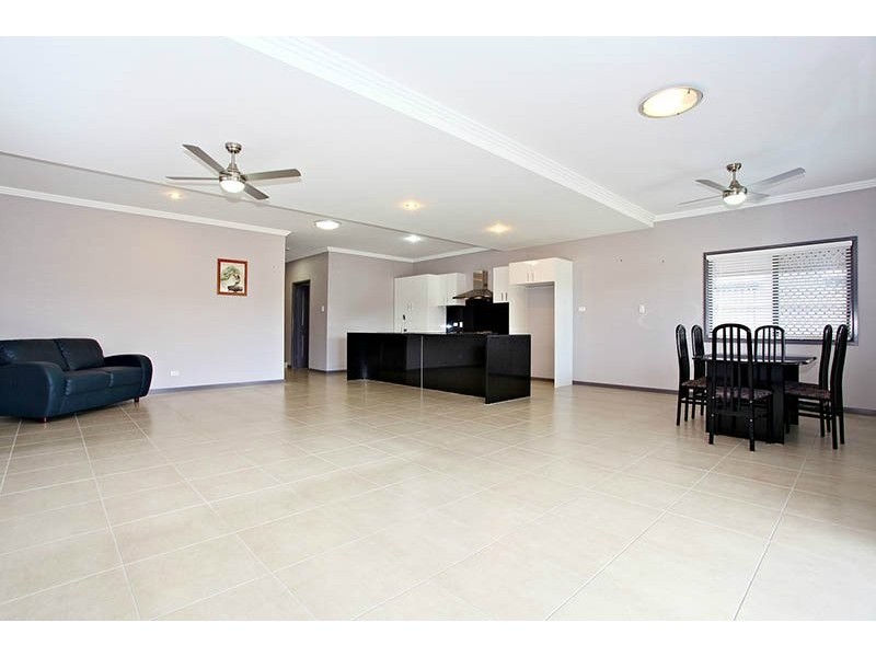 3 Burke St, Coorparoo QLD 4151