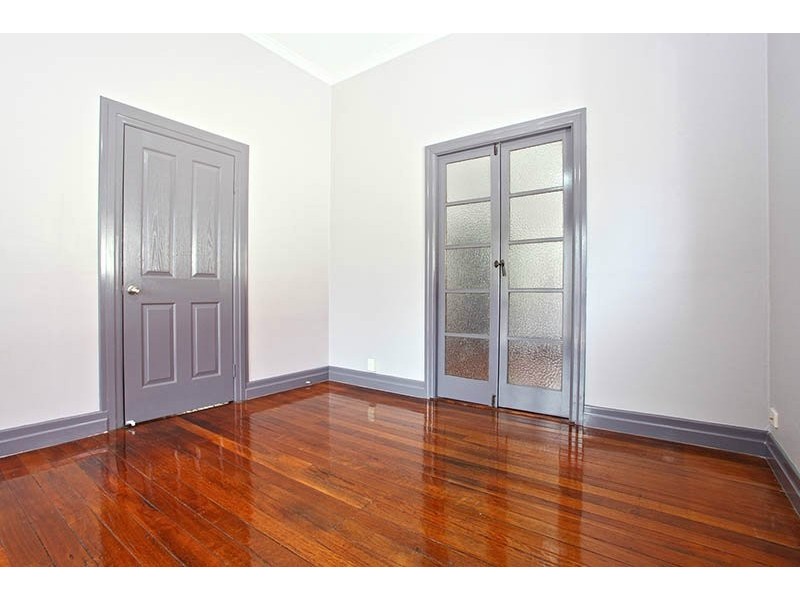 3 Burke St, Coorparoo QLD 4151