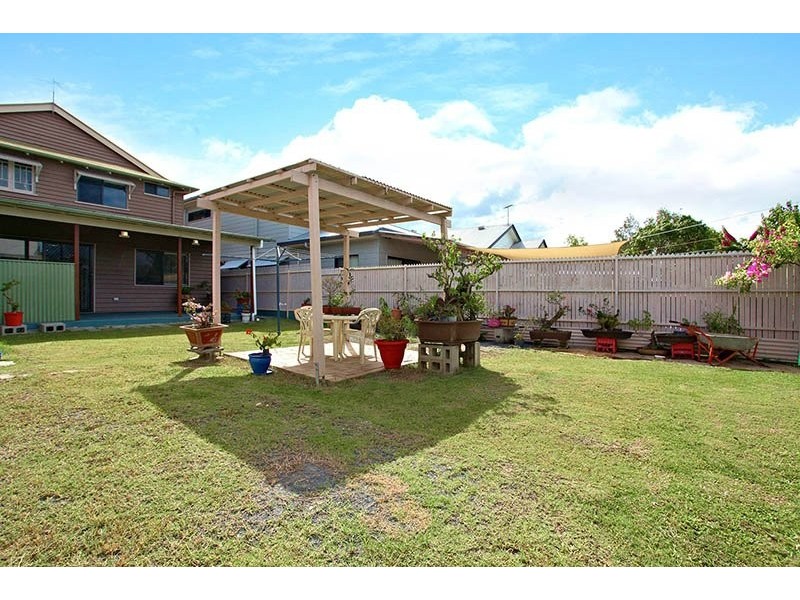 3 Burke St, Coorparoo QLD 4151