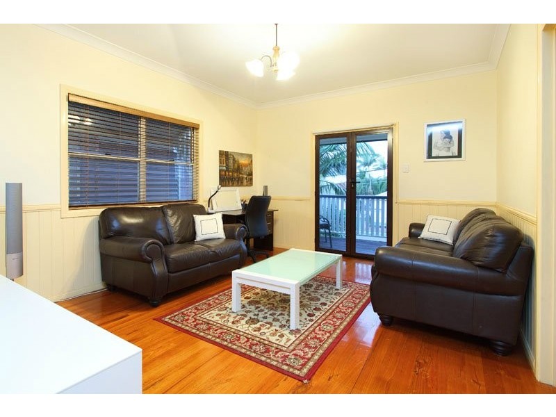 15 Dorothea Street, Cannon Hill QLD 4170