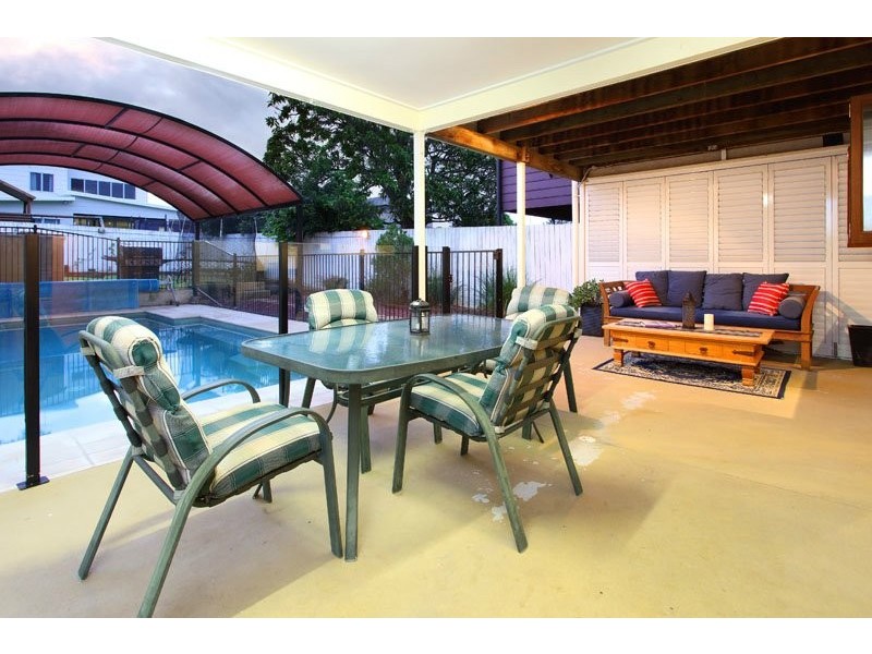 15 Dorothea Street, Cannon Hill QLD 4170