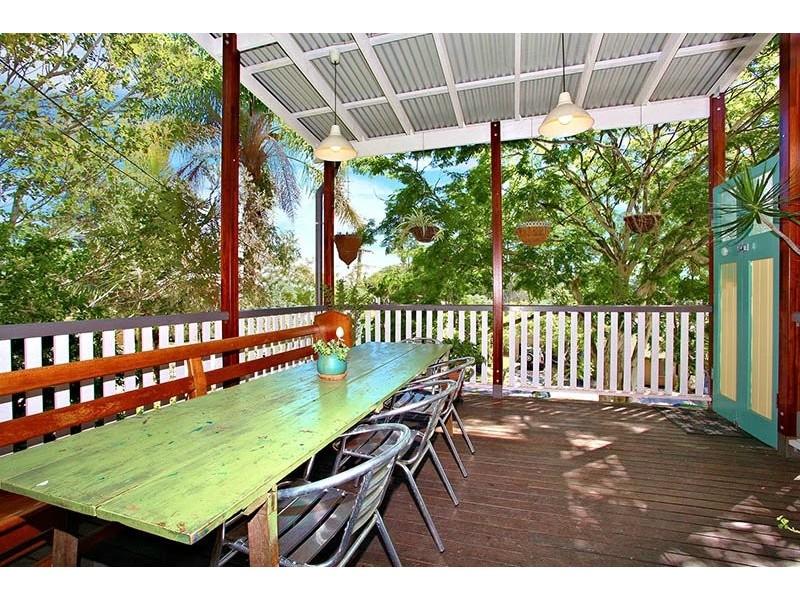 29 Love Street, Holland Park QLD 4121