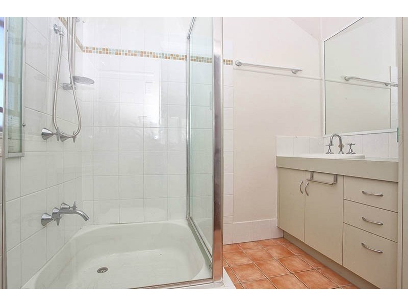 29 Love Street, Holland Park QLD 4121