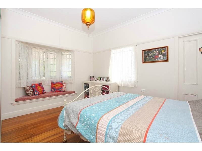 29 Love Street, Holland Park QLD 4121