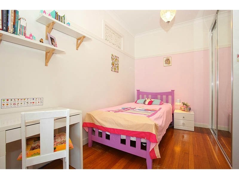 29 Love Street, Holland Park QLD 4121