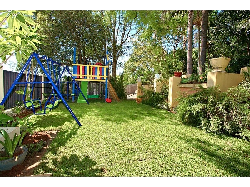 29 Love Street, Holland Park QLD 4121