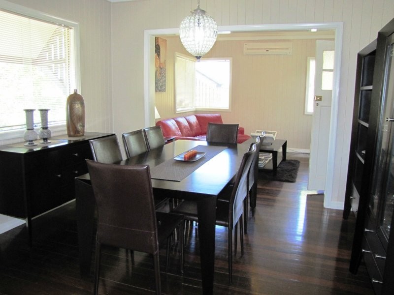 32 Stanley Road, Seven Hills QLD 4170