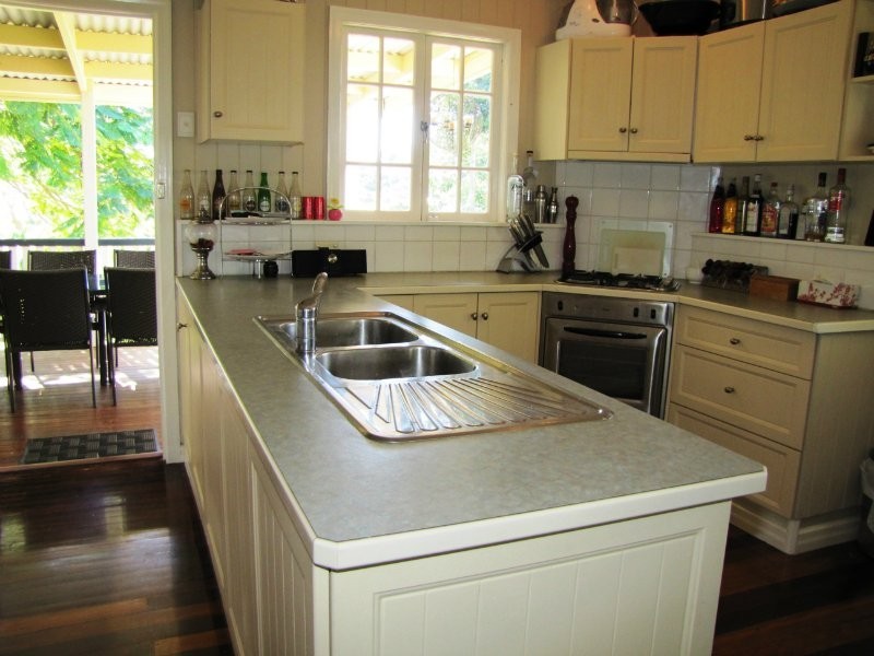 32 Stanley Road, Seven Hills QLD 4170