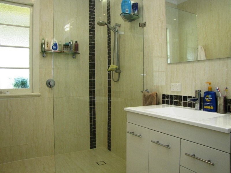 32 Stanley Road, Seven Hills QLD 4170