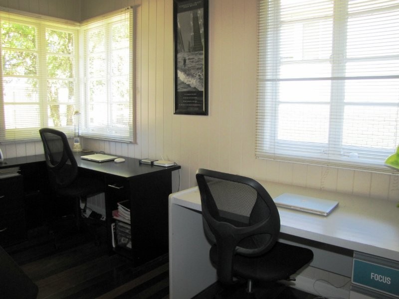 32 Stanley Road, Seven Hills QLD 4170