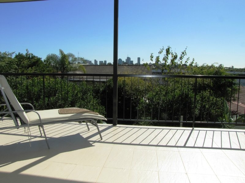 40 Ninth Avenue, Coorparoo QLD 4151