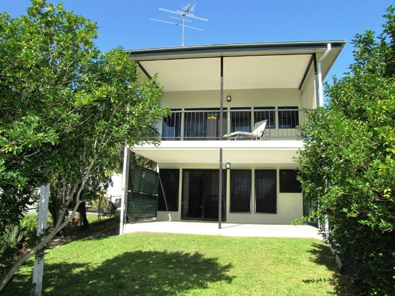 40 Ninth Avenue, Coorparoo QLD 4151