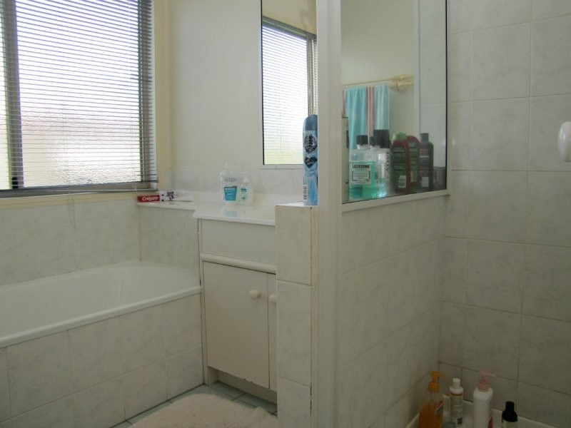 42 Roseglen Street, Greenslopes QLD 4120