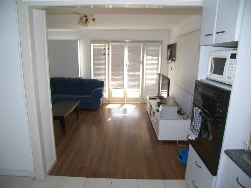 8 Rossiter Street, Morningside QLD 4170