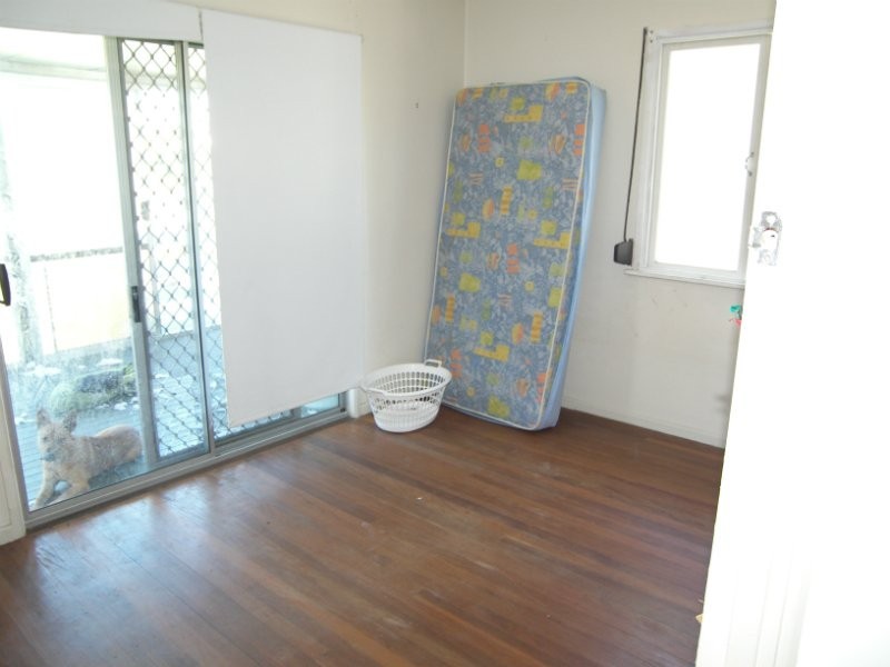 8 Rossiter Street, Morningside QLD 4170