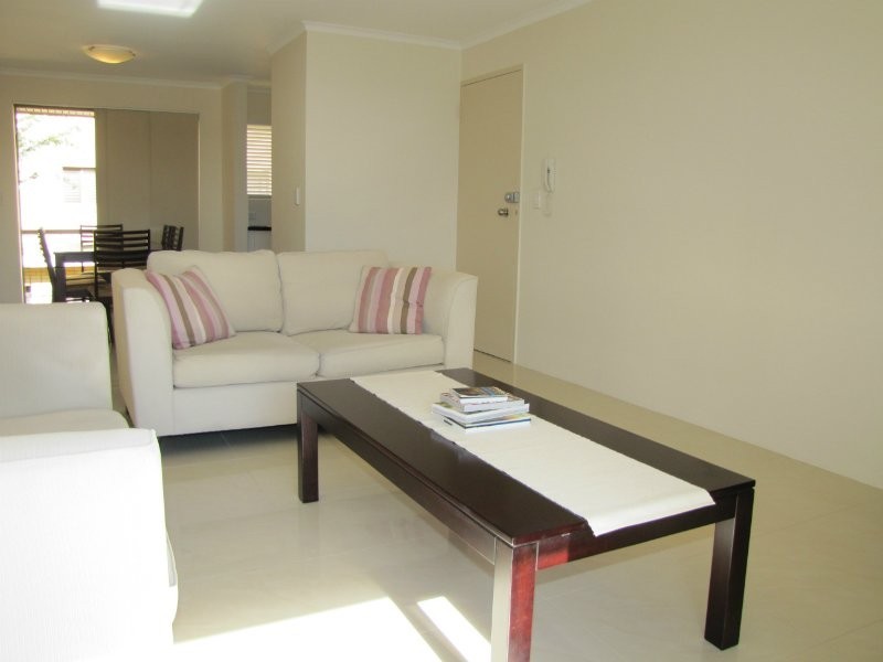 4/63 Nicklin Street, Coorparoo QLD 4151